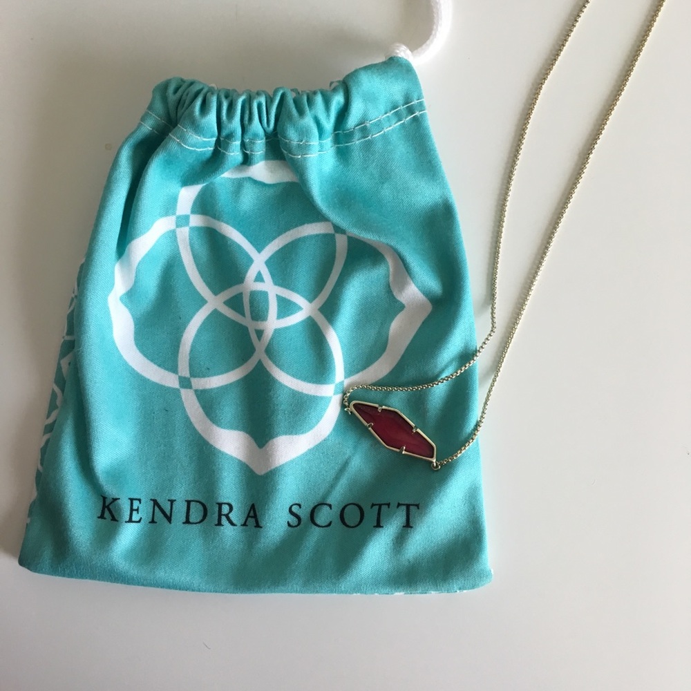 Kendra Scott necklace